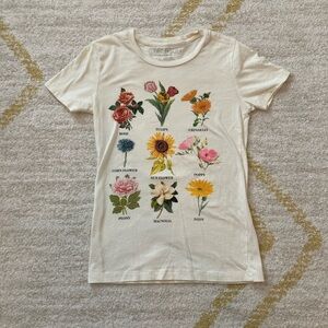 NWOT Women’s Floral Graphic Tee
